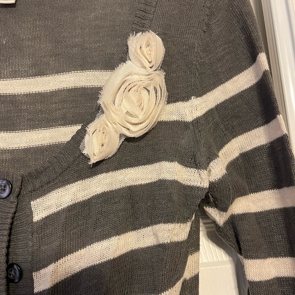 Juniors Size M Decree sweater - Picture 2 of 7